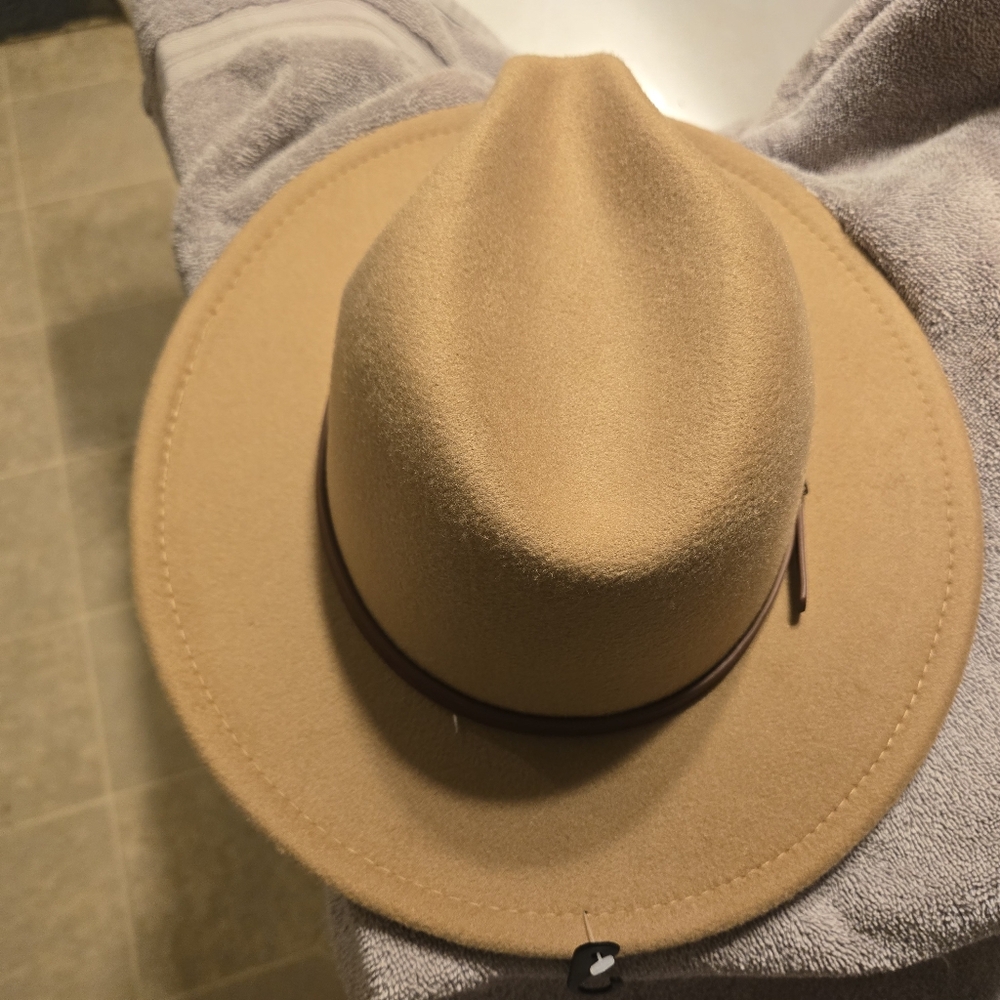 Hat - Picture 3 of 6